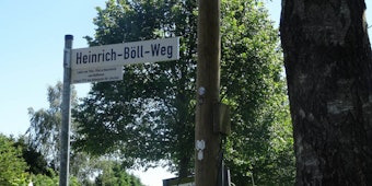 Wanderer, kommst du nach Much: In Marienfeld erinnert der neue Heinrich-Böll-Weg an den Dichter.