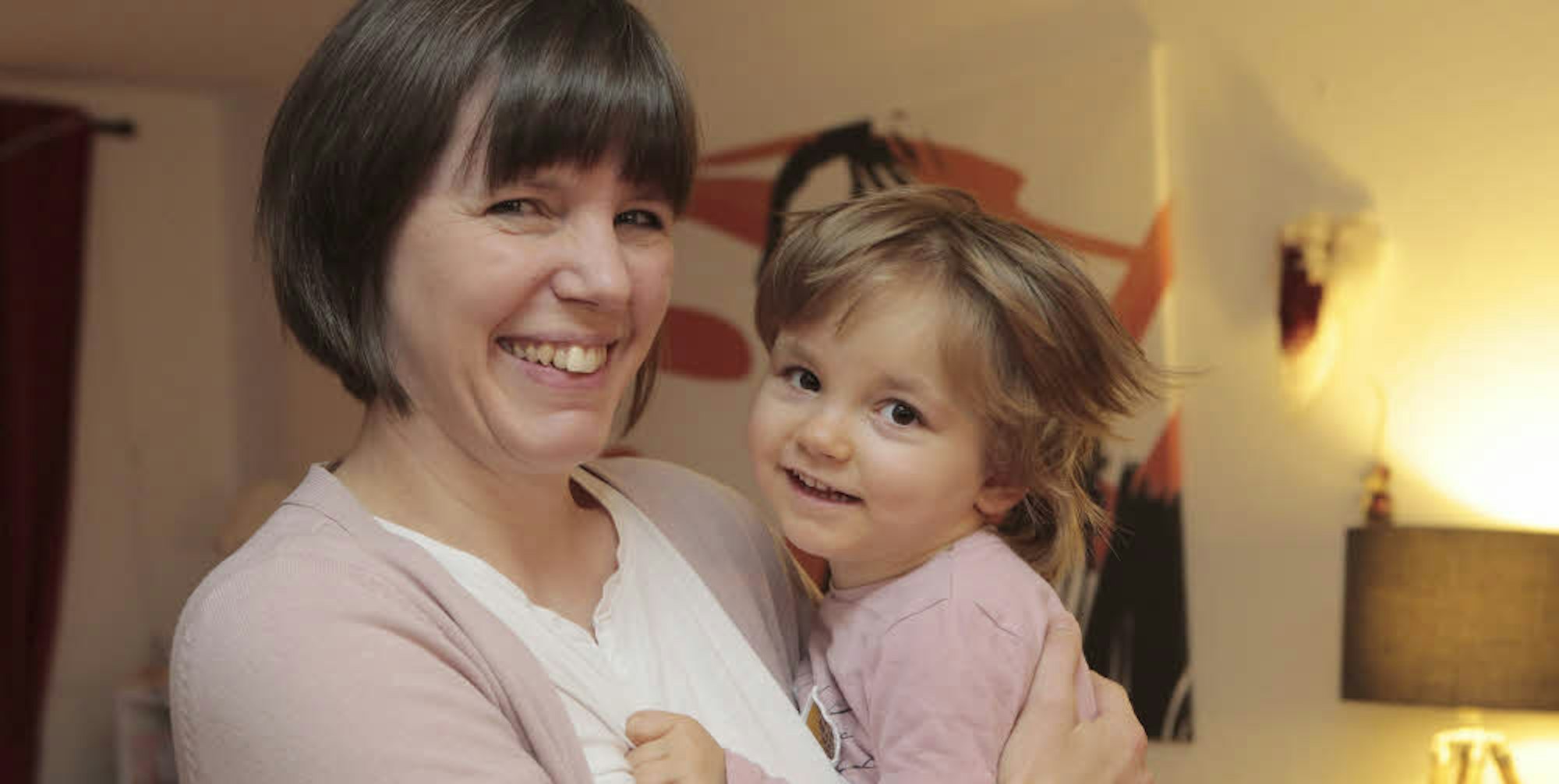 Mit Optimismus blicken Kirsten Propach und Tochter Tammi, die heute drei Jahre alt wird, trotz aller Schwierigkeiten, nach vorne.