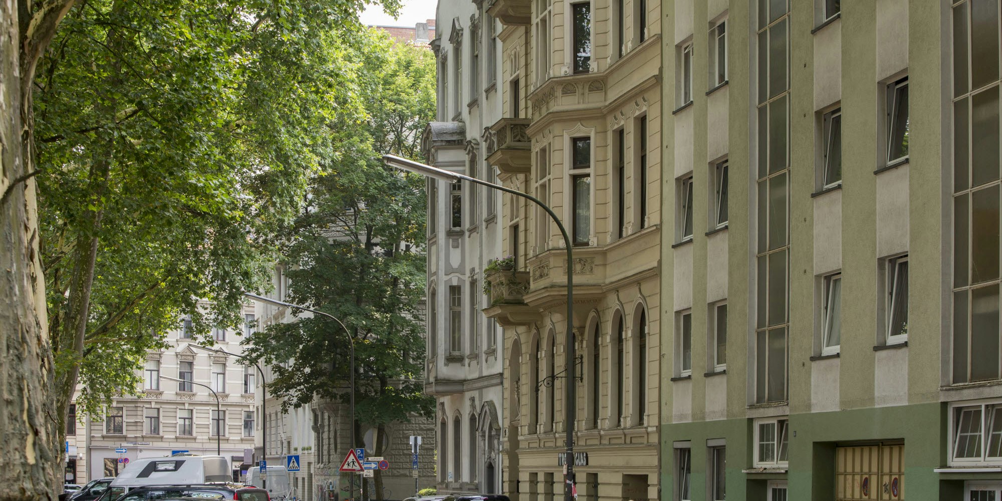 Die schönen Altbau-Wohnungen am Rathenauplatz sollen mittel- und langfristig nicht nur Besserverdiener leisten können.