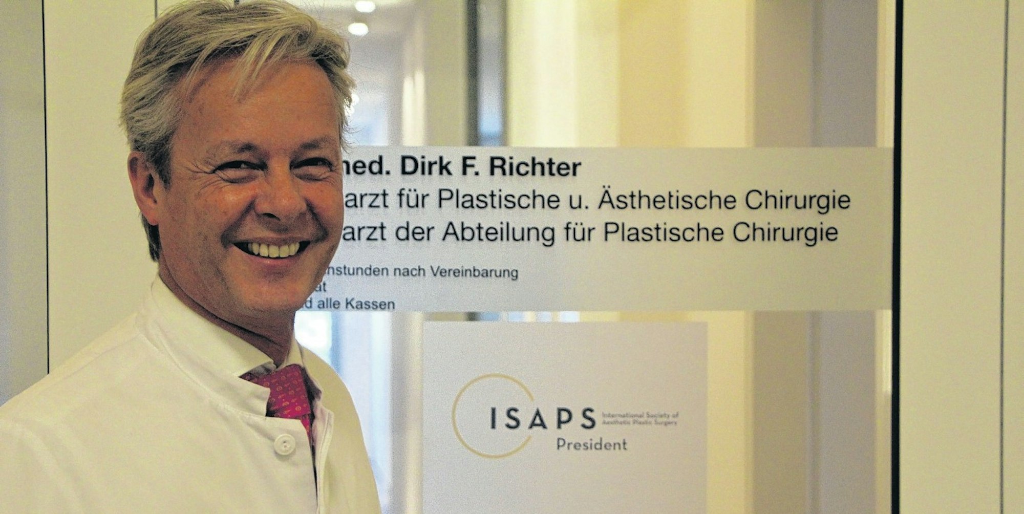 Dr. Dirk F. Richter ist nicht mehr Chefarzt der Plastischen Chirurgie in Wesseling.