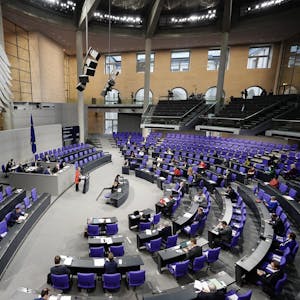 Bundestag dpa Runde