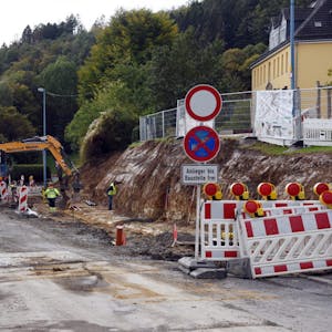 Auf der Leppestraße, in Höhe der Grundschule, hat die Sanierung der Hauptverkehrsstraßen im Zentrum begonnen.