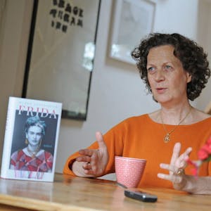 Die Autorin Maren Gottschalk hat bereits zum zweiten Mal ein Buch über Frida Kahlo geschrieben.