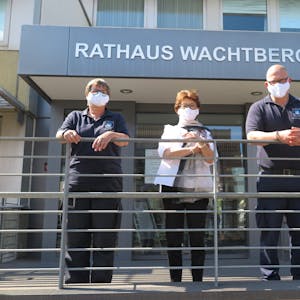 Renate Offergeld mit Karin Zimmermann und Daniel Wachendorf.