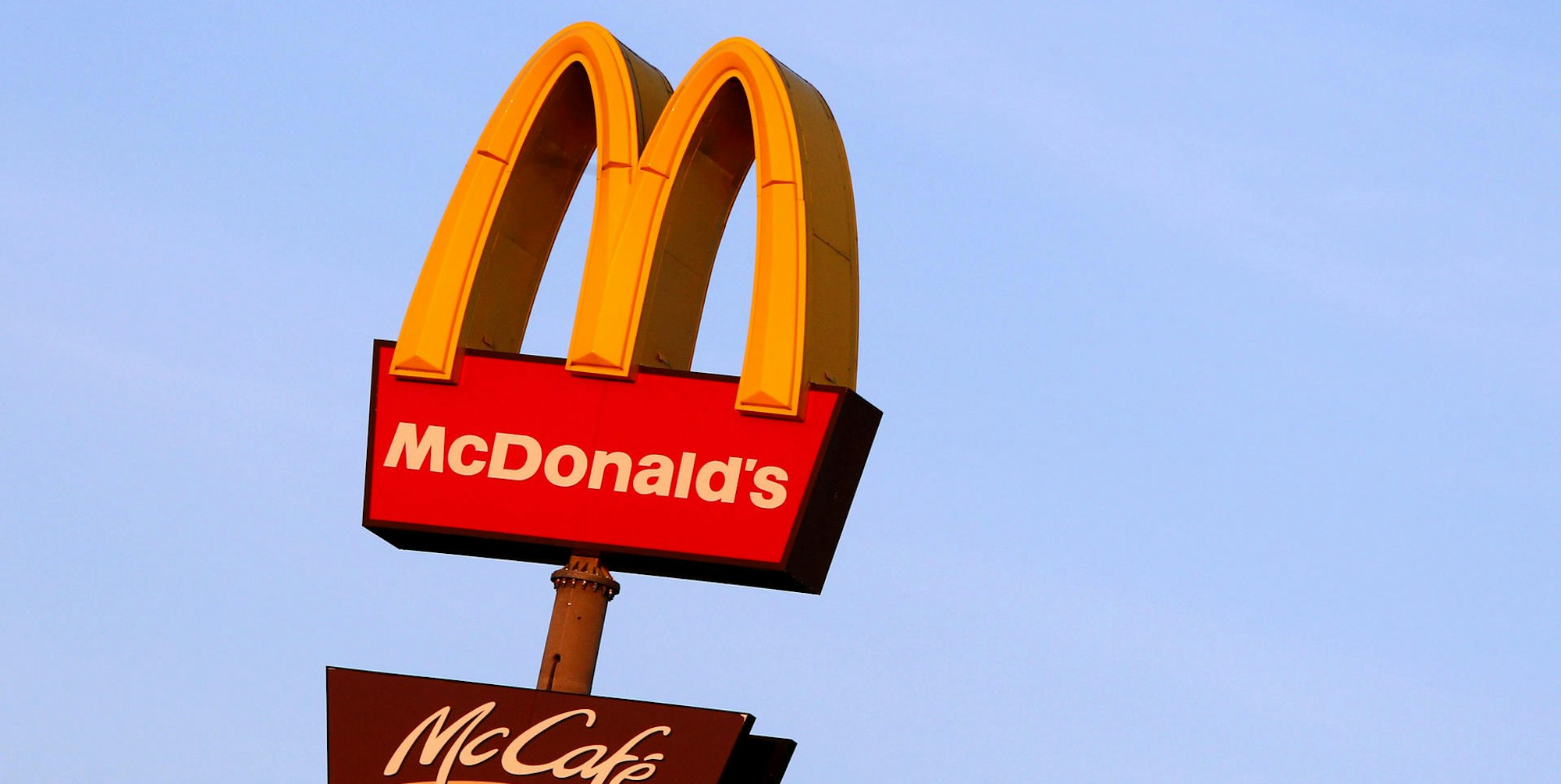 McDonalds Schild Symbolbild
