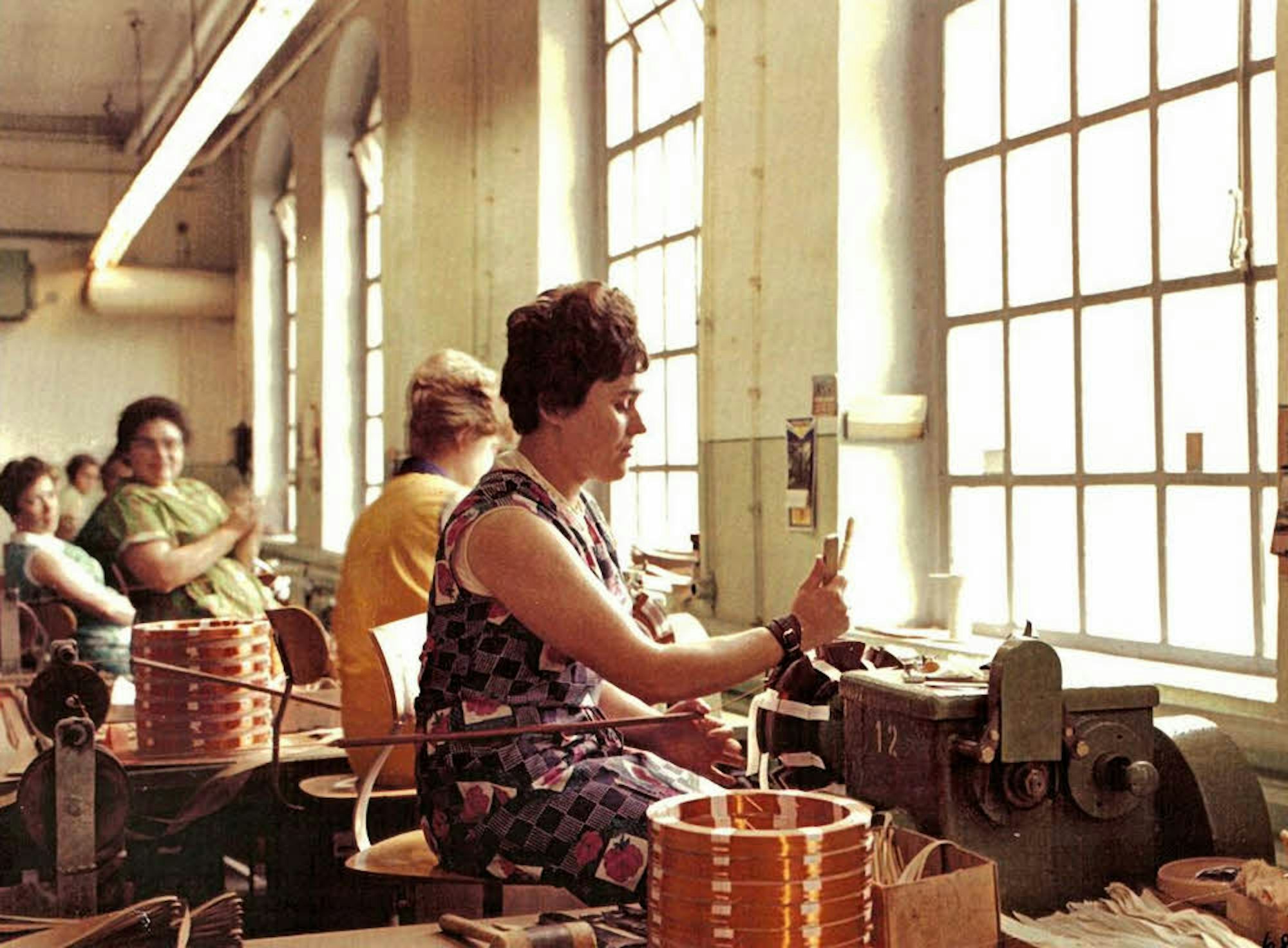 In der Fertigung setzte das Unternehmen damals auch  Frauen ein. Die sind heute in den Werkshallen kaum noch anzutreffen.