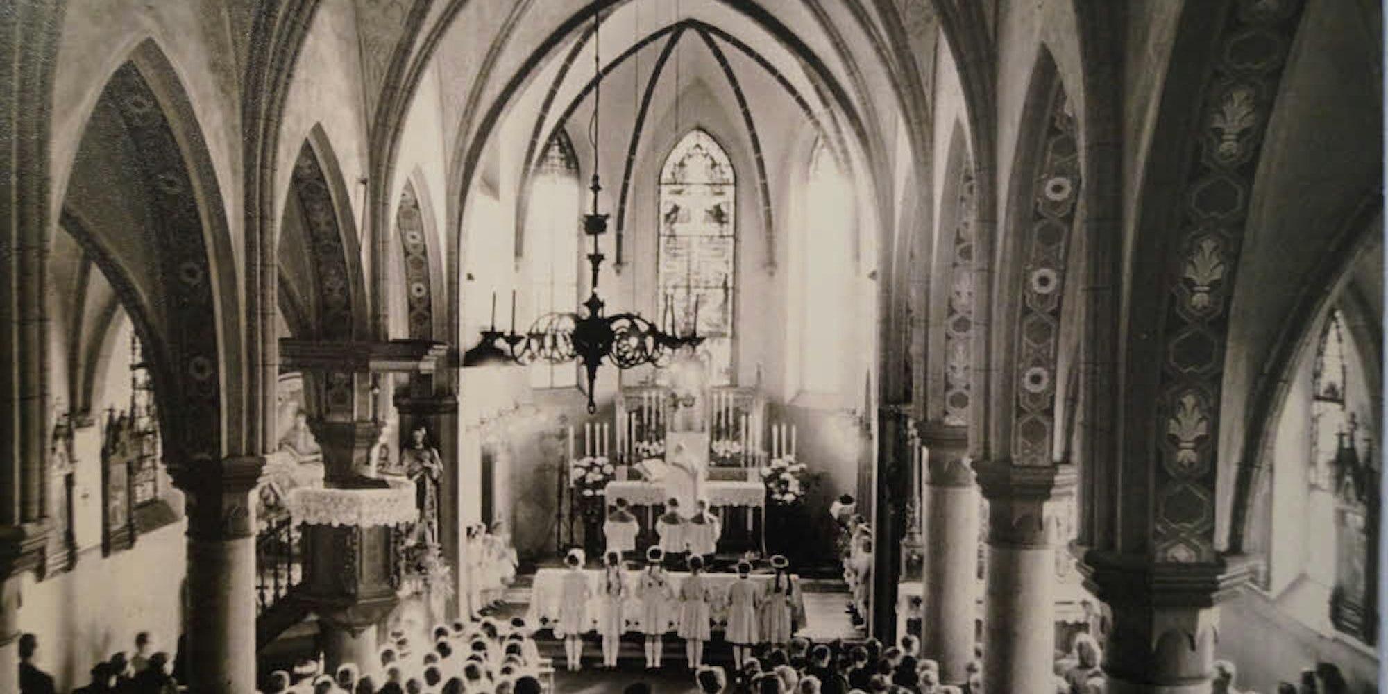 Gerade bei Kommunionfeiern war die alte Balkhausener Kirche St. Rochus gut gefüllt.