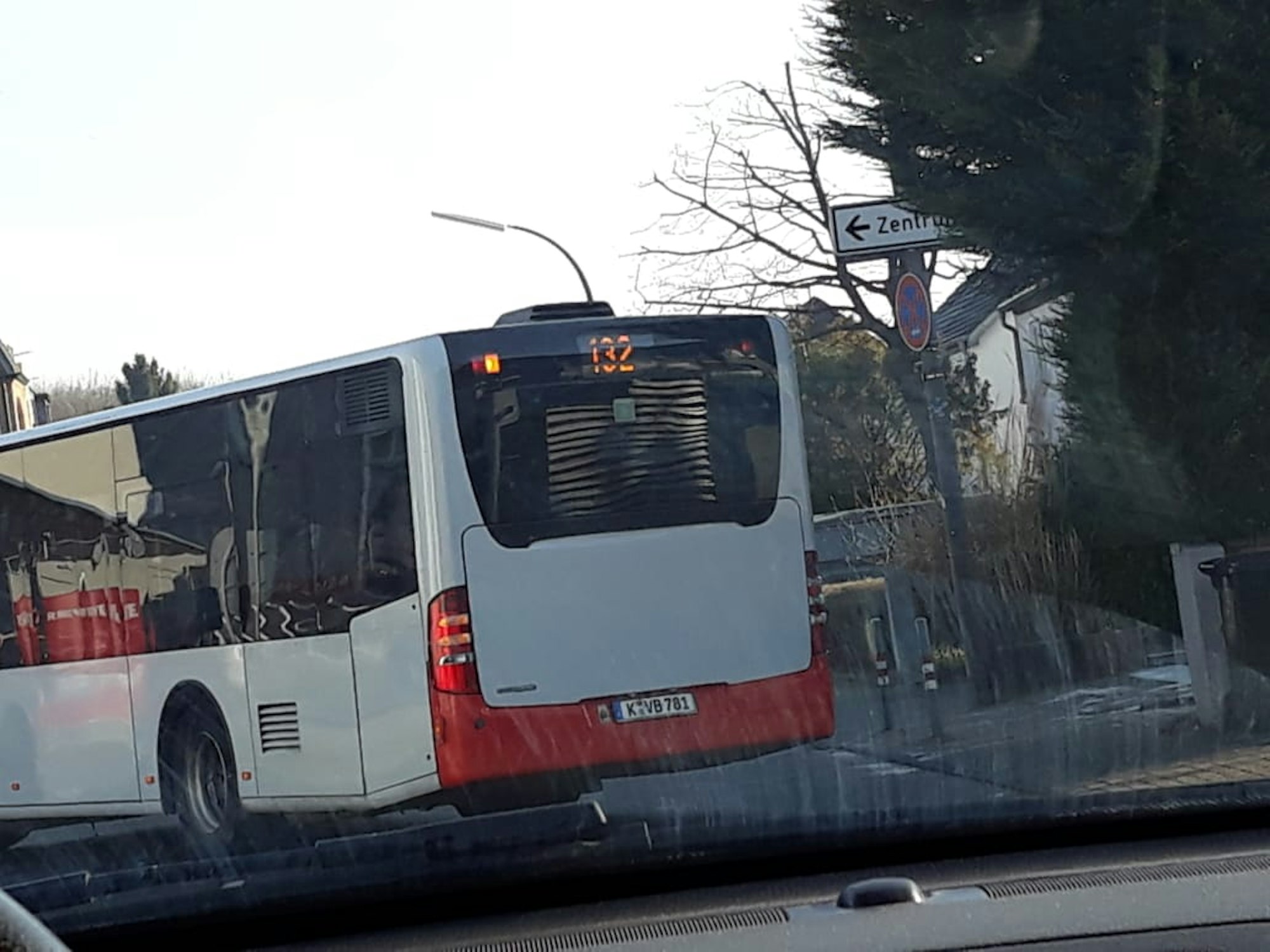 Bus fährt Voss