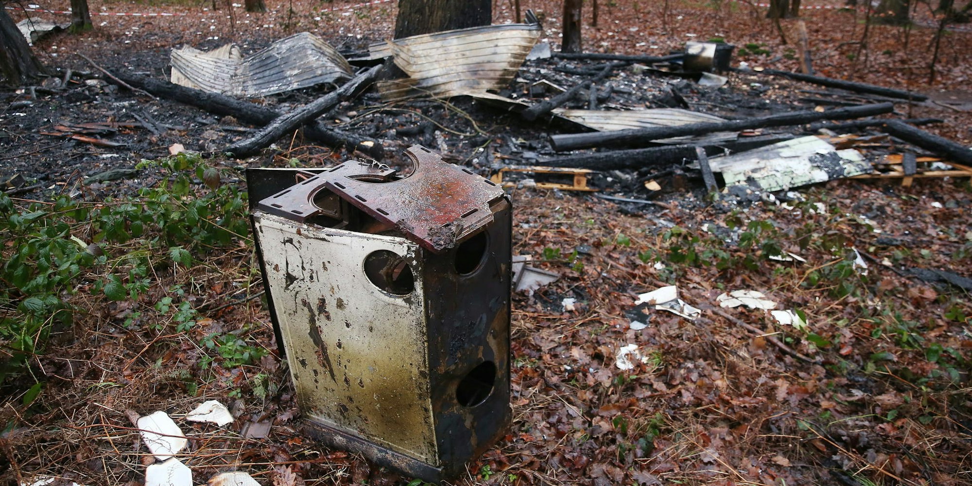 In dem abgebrannten Baumhaus stand ein Ofen.