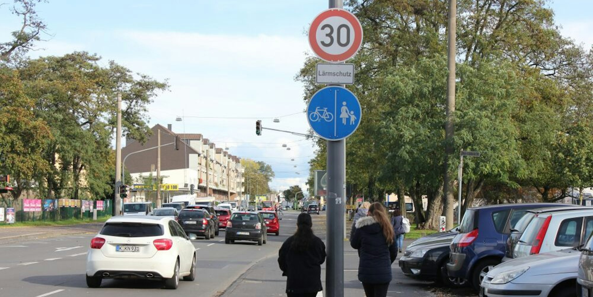 Auf der Bergisch Gladbacher Straße gilt seit Herbst 2019 abschnittsweise Tempo 30.