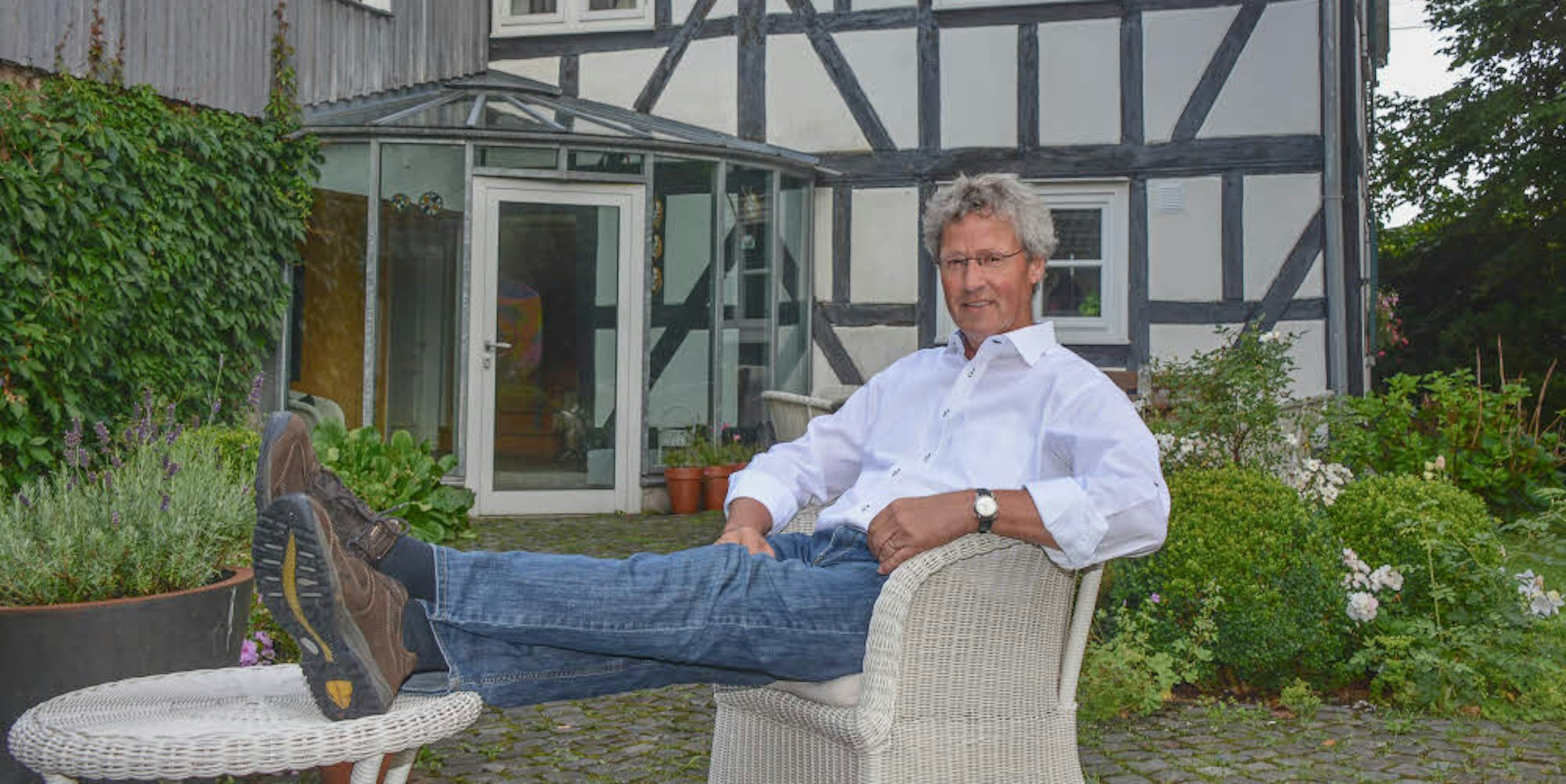 Die Füße hochlegen könnte Klaus-Peter Flosbach zu Hause in Waldbröl-Puhl demnächst öfter. Trotzdem weiß er schon, was er mit der Zeit anfangen will, die er nach seinem Ausscheiden aus dem Bundestag hat.
