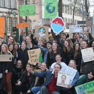 „Fridays for Future“-Demo auf dem Alter Markt in Köln. (Archivbild)