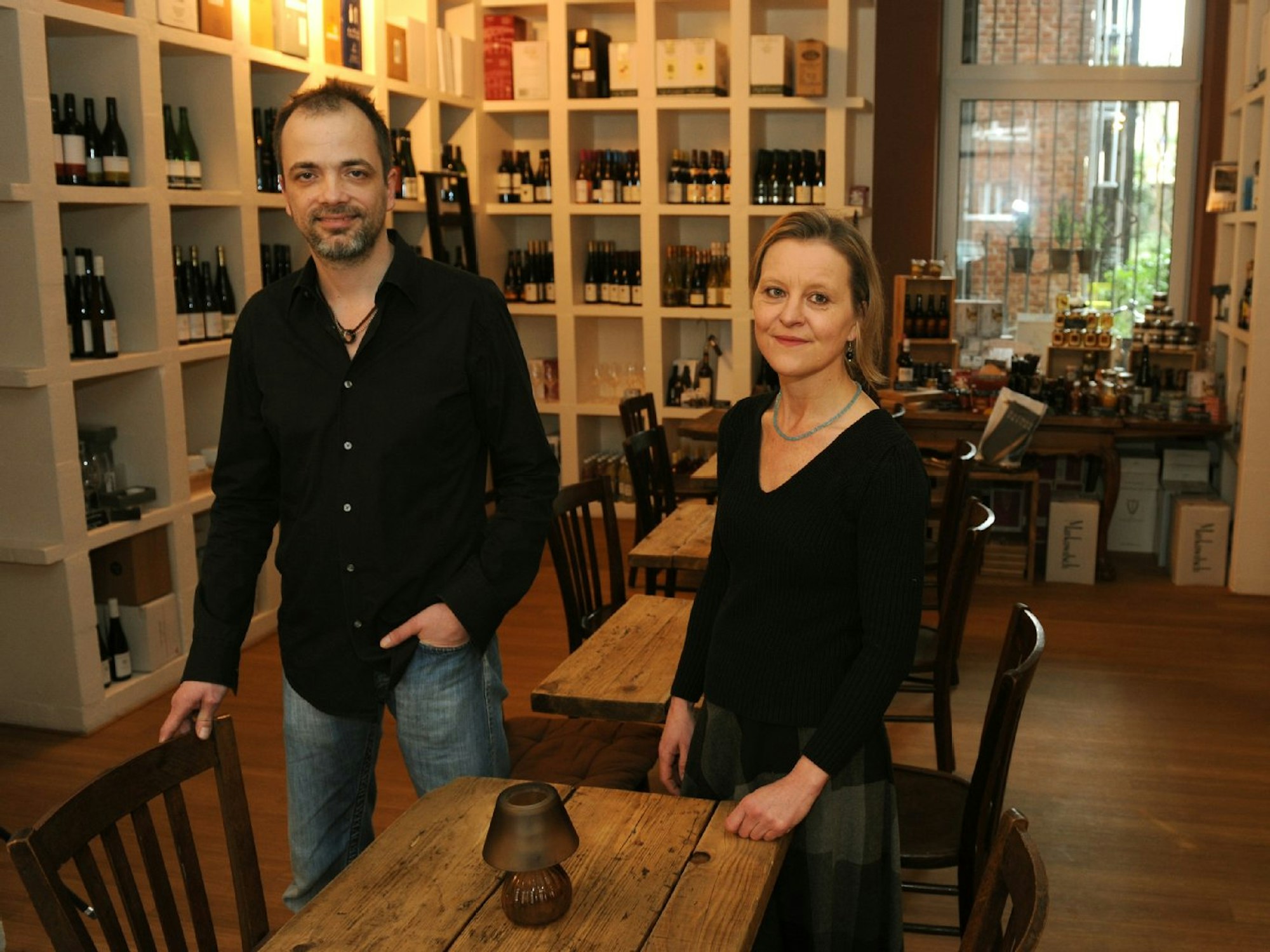 Martin und Belinda Pradel bieten in ihrem Bistro in Klettenberg viele schöne Weine und kleine Gerichte.