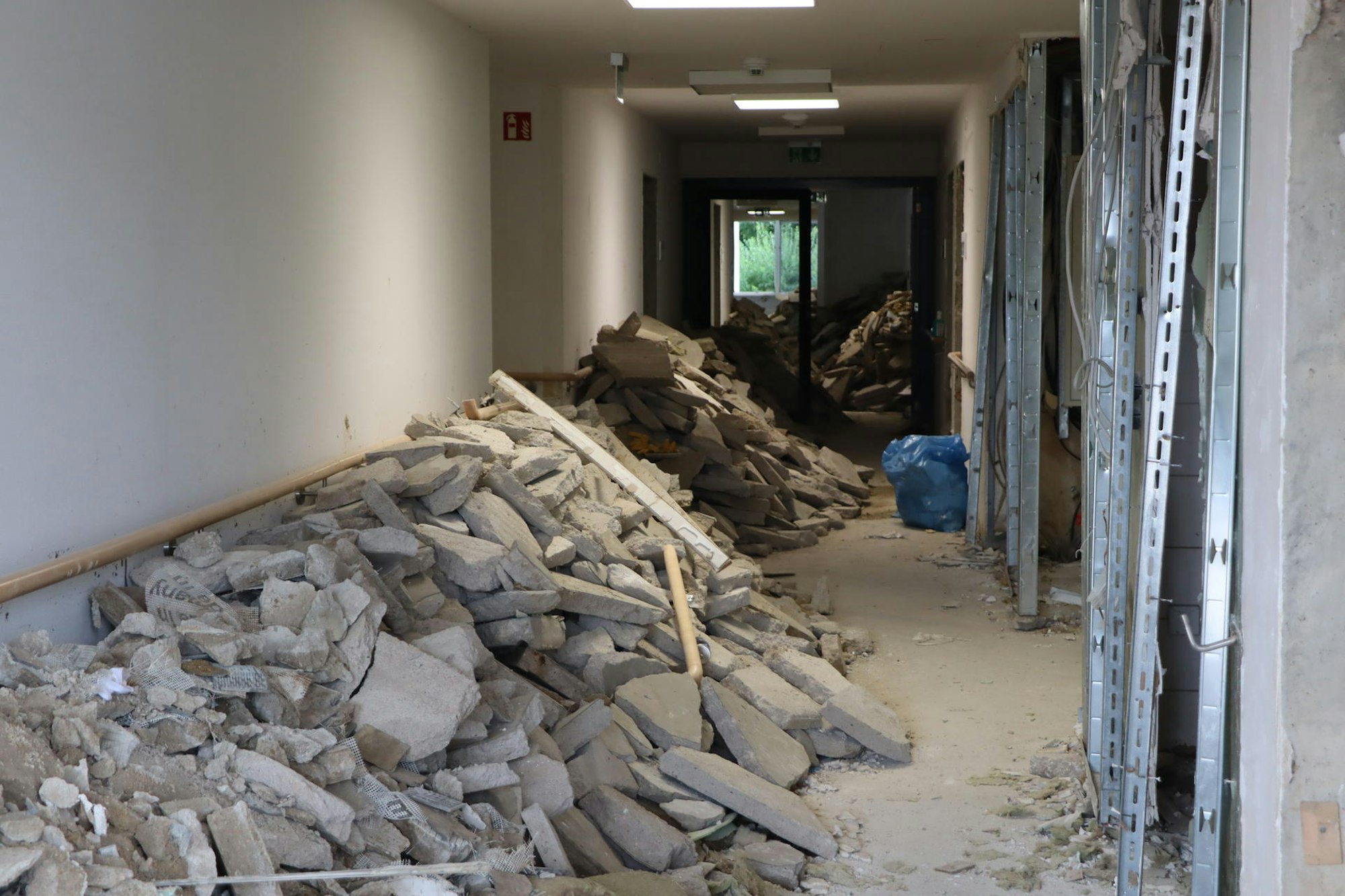Nach der großen Flut haben in den Altenpflegezentren des Münch-Stifts in Liblar die Aufräumarbeiten begonnen.
