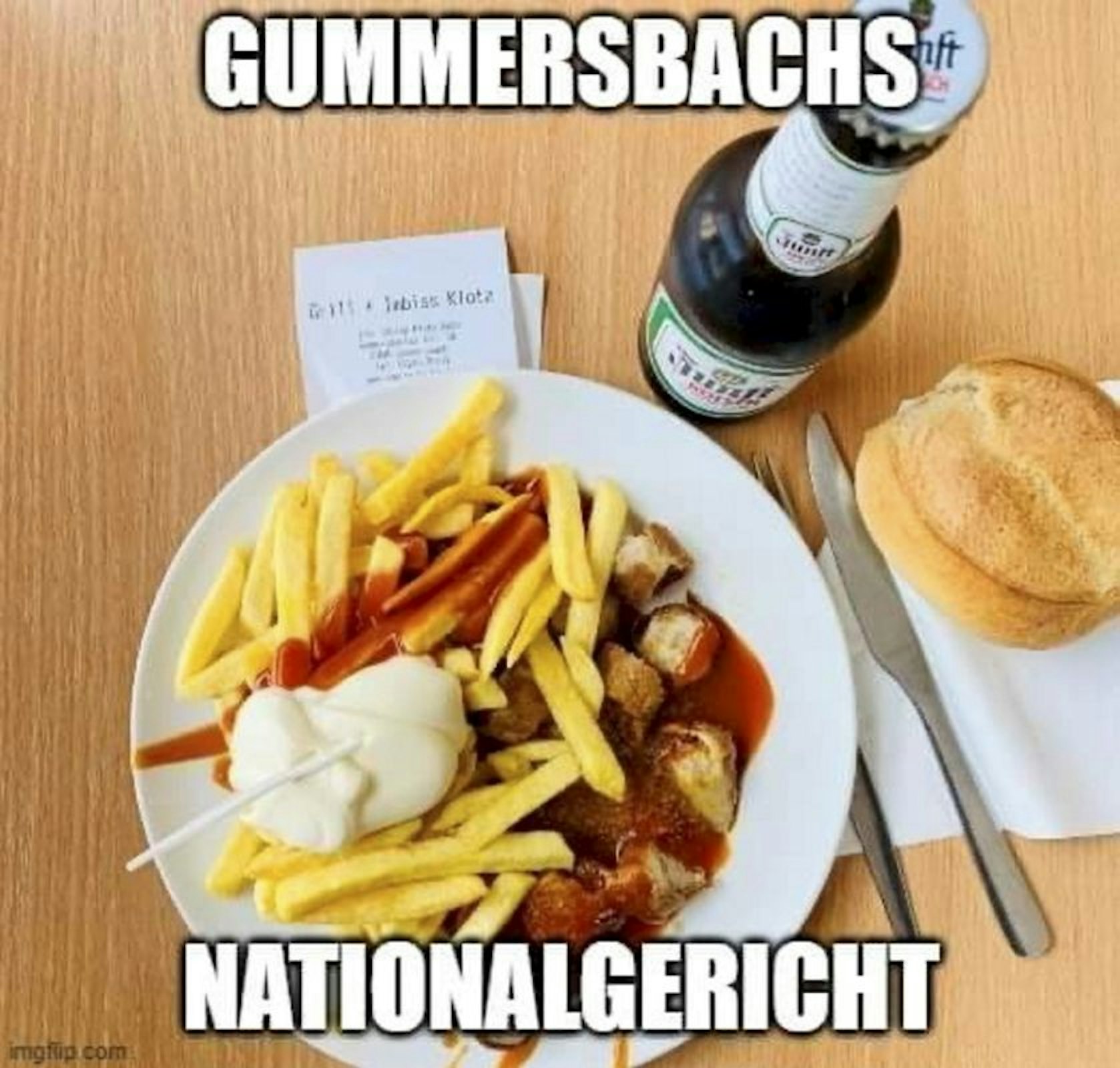 Sagt jedem was, der Gummersbach kennt: Currywurst/Pommes vom Klotz.