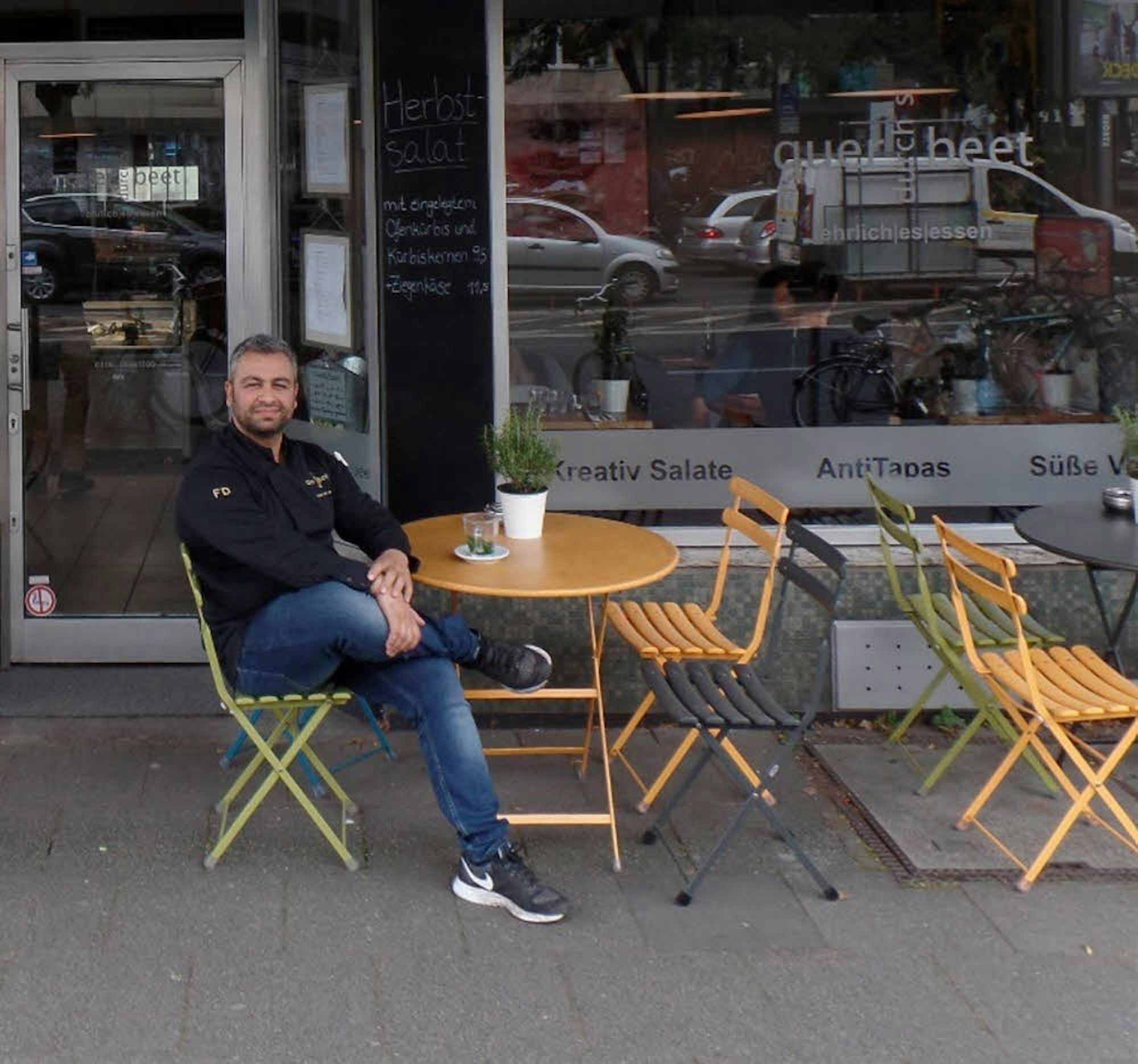 Firat Deniz will die Natur nach Lindenthal holen, in sein „health-food“-Restaurant.