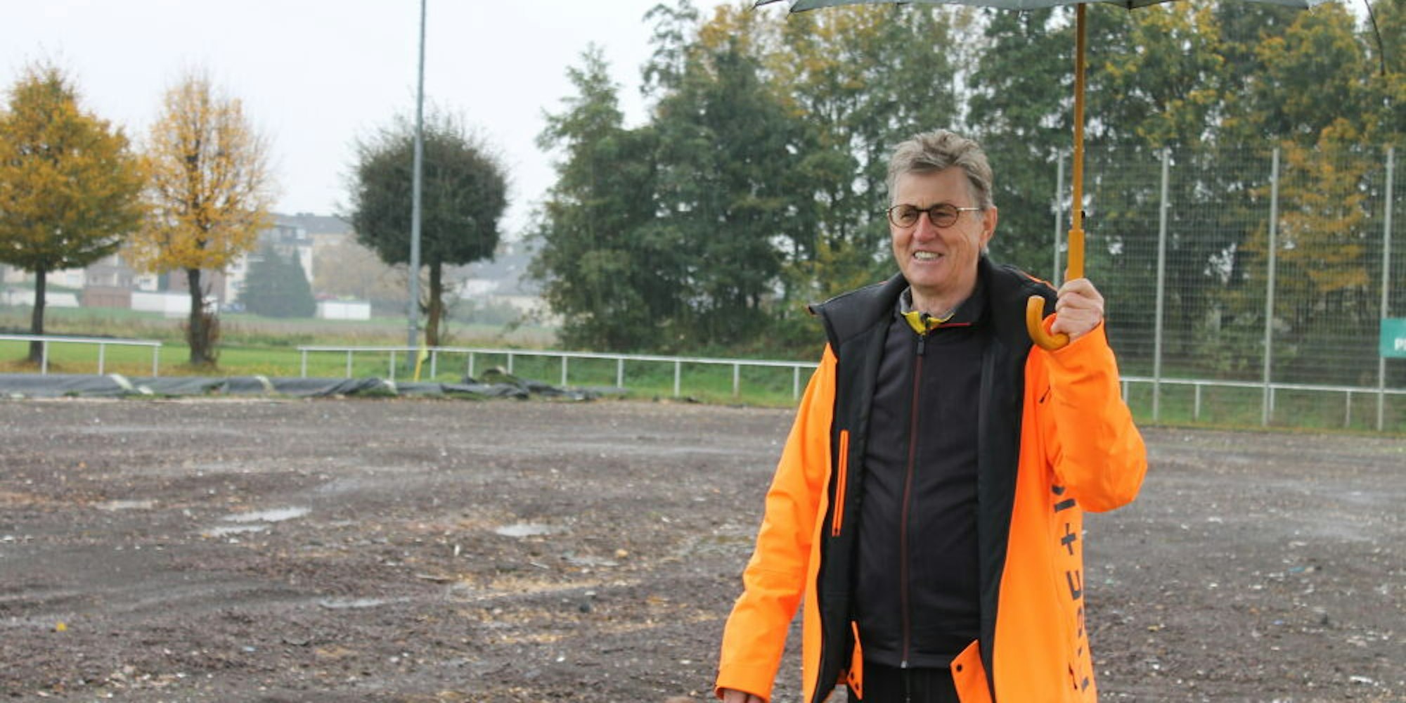 Freut sich, wenn der Kunstrasenplatz wieder als Trainingsfläche genutzt werden kann: Günter Klein, Geschäftsführer des SSV.