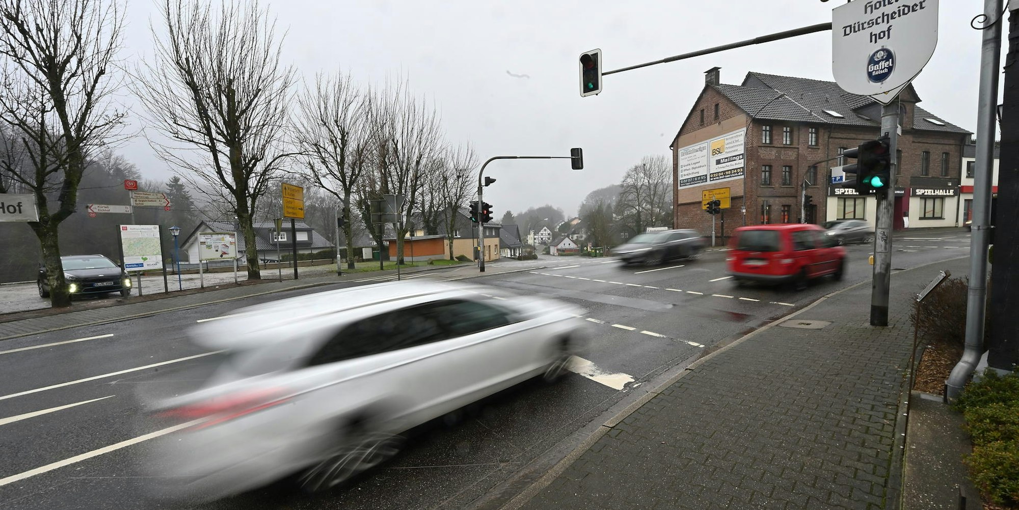 Aus der Ampelkreuzung in Kürten-Dürscheid könnte ein Kreisverkehr werden. Die IG Dürscheid hat Sicherheitsbedenken wegen der Schulkinder.