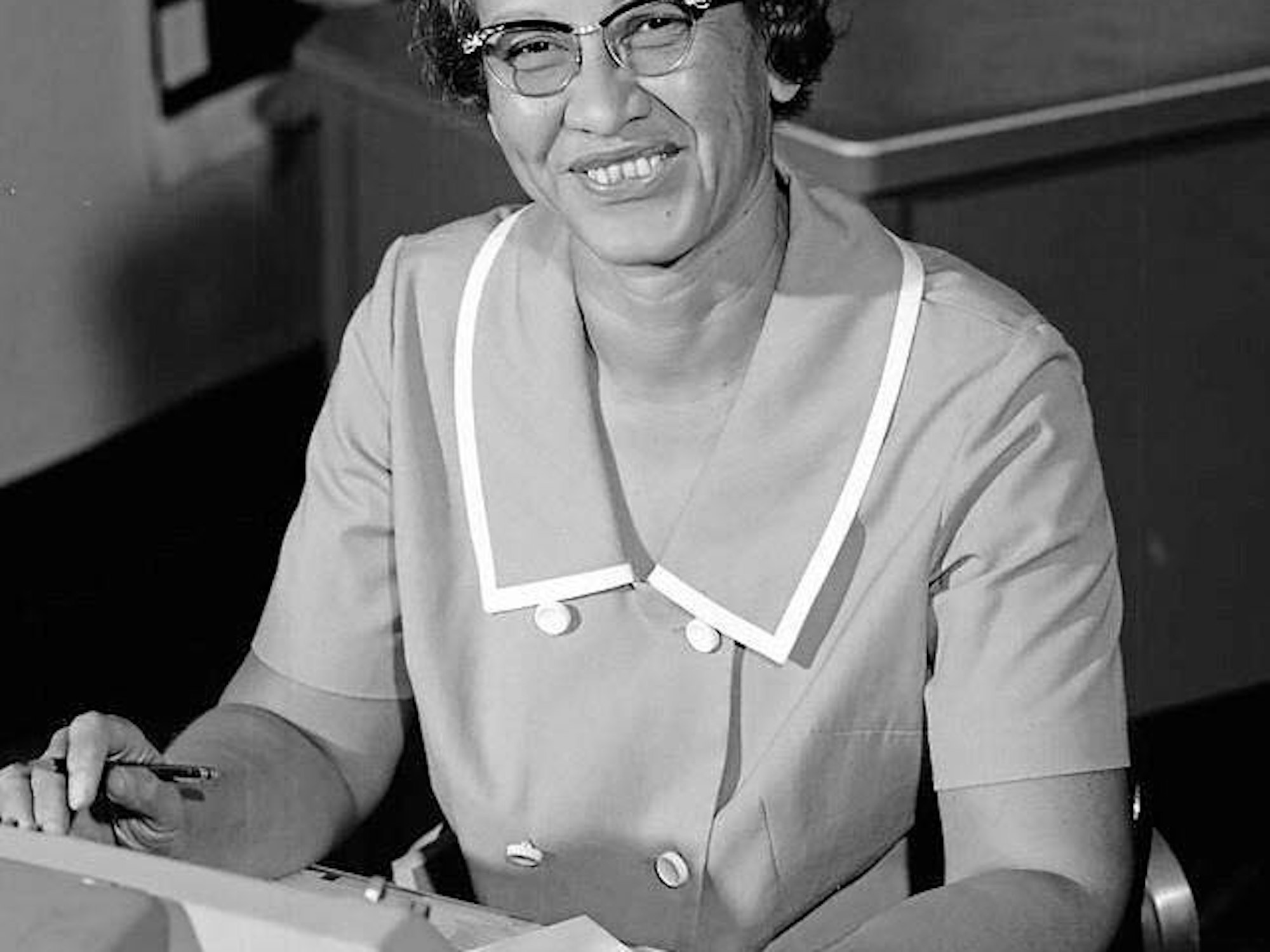 Katherine Johnson an ihrem Arbeitsplatz im Jahr 1966