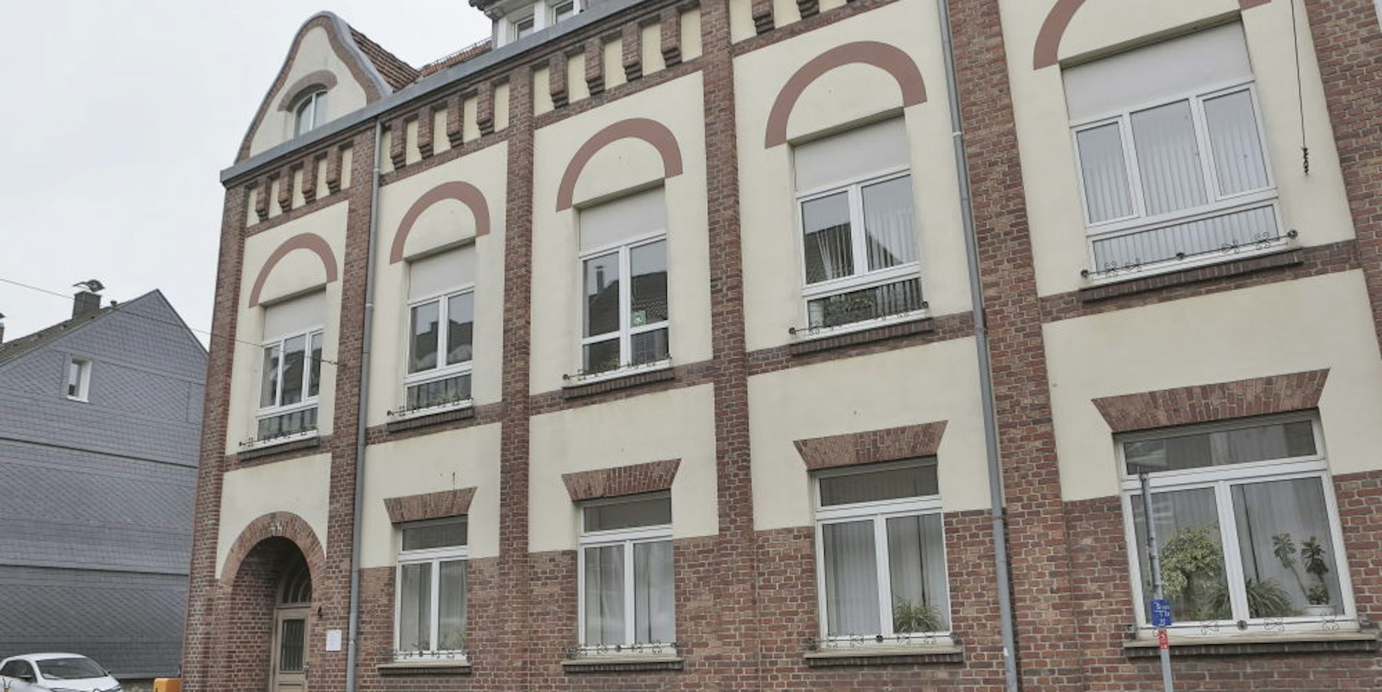 Die Fassade des 1904 errichteten Kolpinghauses weist starke Ähnlichkeiten zum alten Krankenhaus auf.