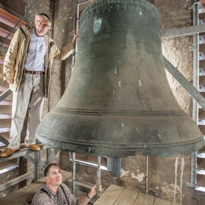 Eine der Glocken, die Heinrich von Overath vor 500 Jahren gegossen haben soll, hängt heute in St. Andreas in Leverkusen.