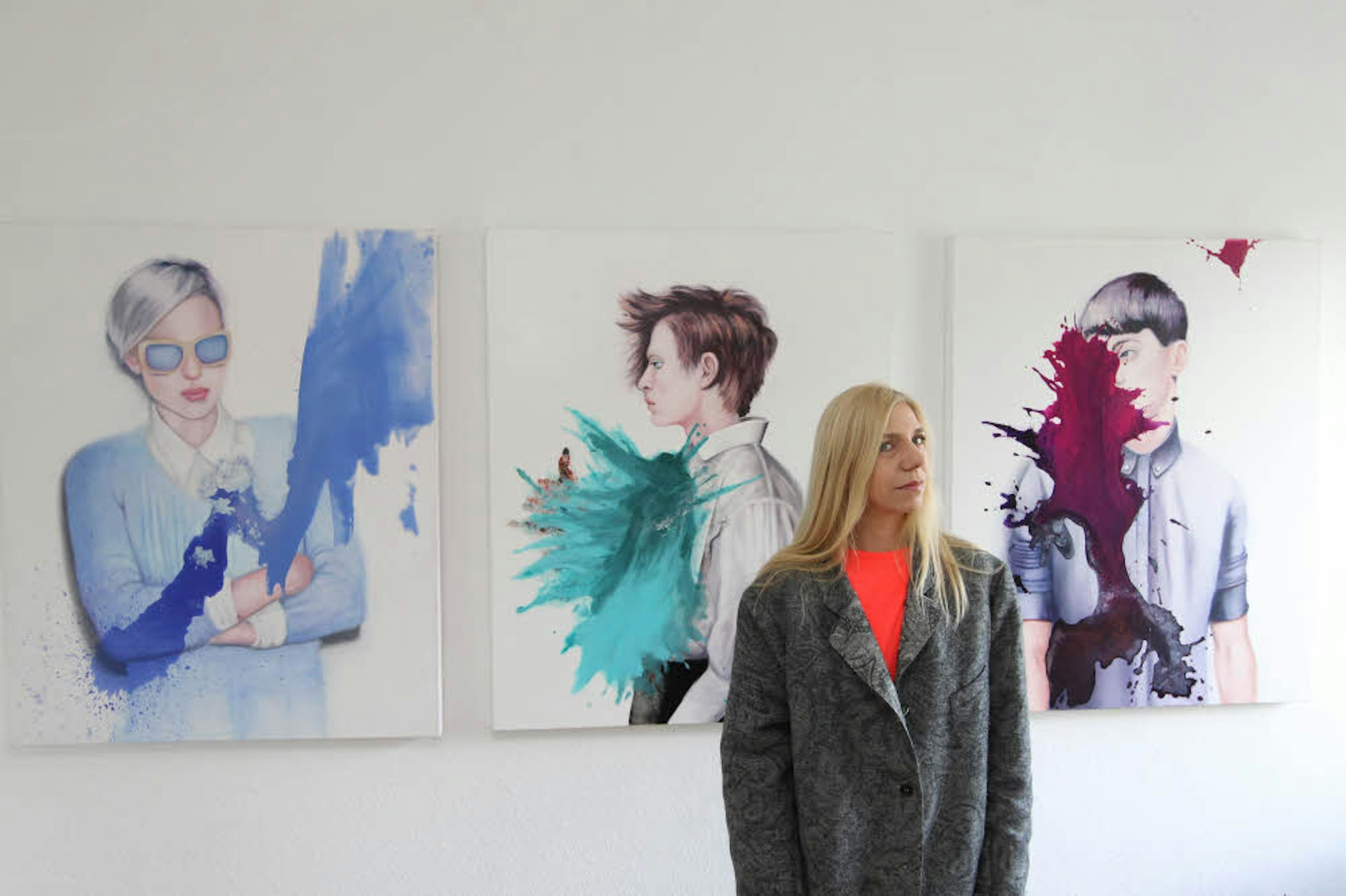 Eine Mischung aus Kalkül und Zufall bestimmt die Arbeiten von Beata Obst. An der Arbeit im Troisdorfer Kunsthaus schätzt die 50-Jährige ganz besonders die familiäre Atmosphäre.