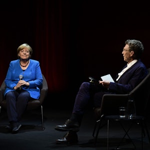Angela Merkel im Gespräch mit Journalist Alexander Osang.