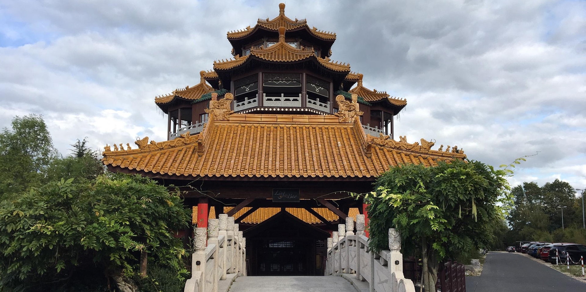 Das zum Freizeitpark Phantasialand gehörende Hotel Ling Bao wurde aufwendig saniert.