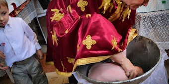 Taufe Orthodox afp