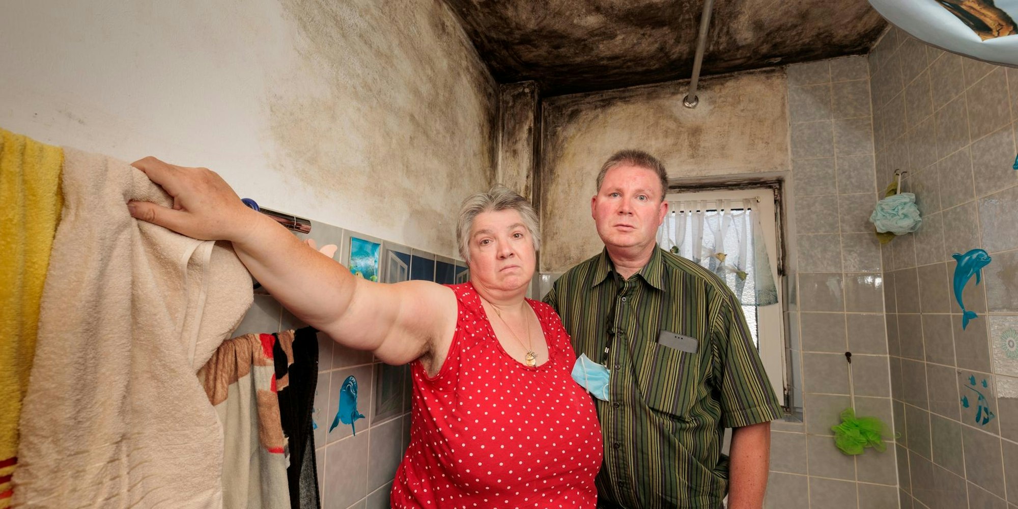 Carmen Seils und Dirk Beyer leben seit 12 Jahren in einer immer wieder aufs Neue verschimmelten Wohnung.