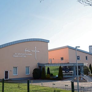 Dass in den Räumen der Freien Christengemeinde in Blankenheim am 18. April ein Präsenzgottesdienst stattfand, stößt auf Kritik. Die Gemeinde erklärt, dass die Corona-Schutzmaßnahmen eingehalten wurden.