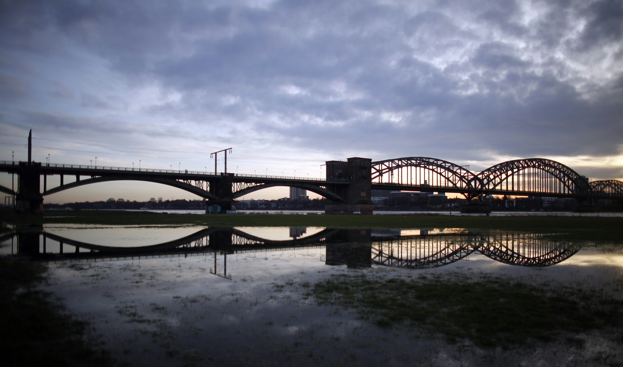 Hochwasser Köln Südbrücke