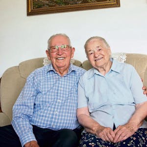 Vor 70 Jahren haben Johann „Hans“ (91) und Helene (92) Peters geheiratet. Seit 1987 lebt die Familie in Deutschland, bis zum vergangenen Jahr in Siegburg und nun bei einer der Töchter in Sankt Augustin.
