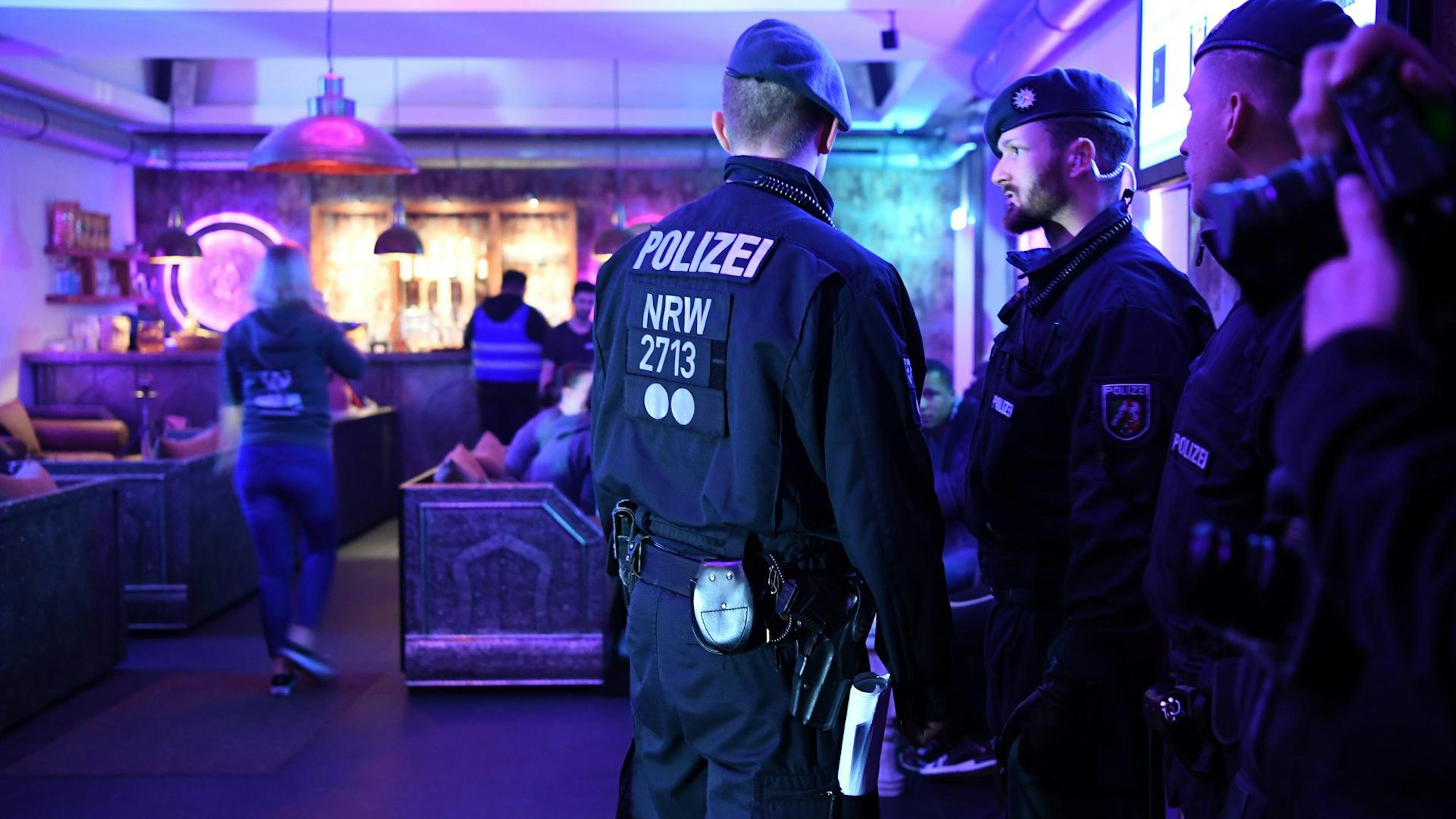 Essen: Polizei mit Razzia zur Bekämpfung von Clan-Kriminalität im Ruhrgebiet.
