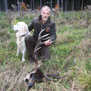 Im Jahr 2015 hatte es Norbert Leduc an der deutsch-belgischen Grenze mit einer ganzen Serie von gewilderten Hirschen zu tun. Inzwischen ist der damalige Revierförster im Ruhestand.