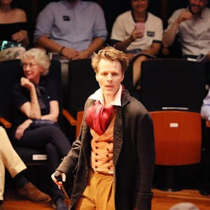 Schauspieler und Rapper Marten „Mc Fly“ Münzberg spielt die Rolle des jungen Ludwig van Beethoven.
