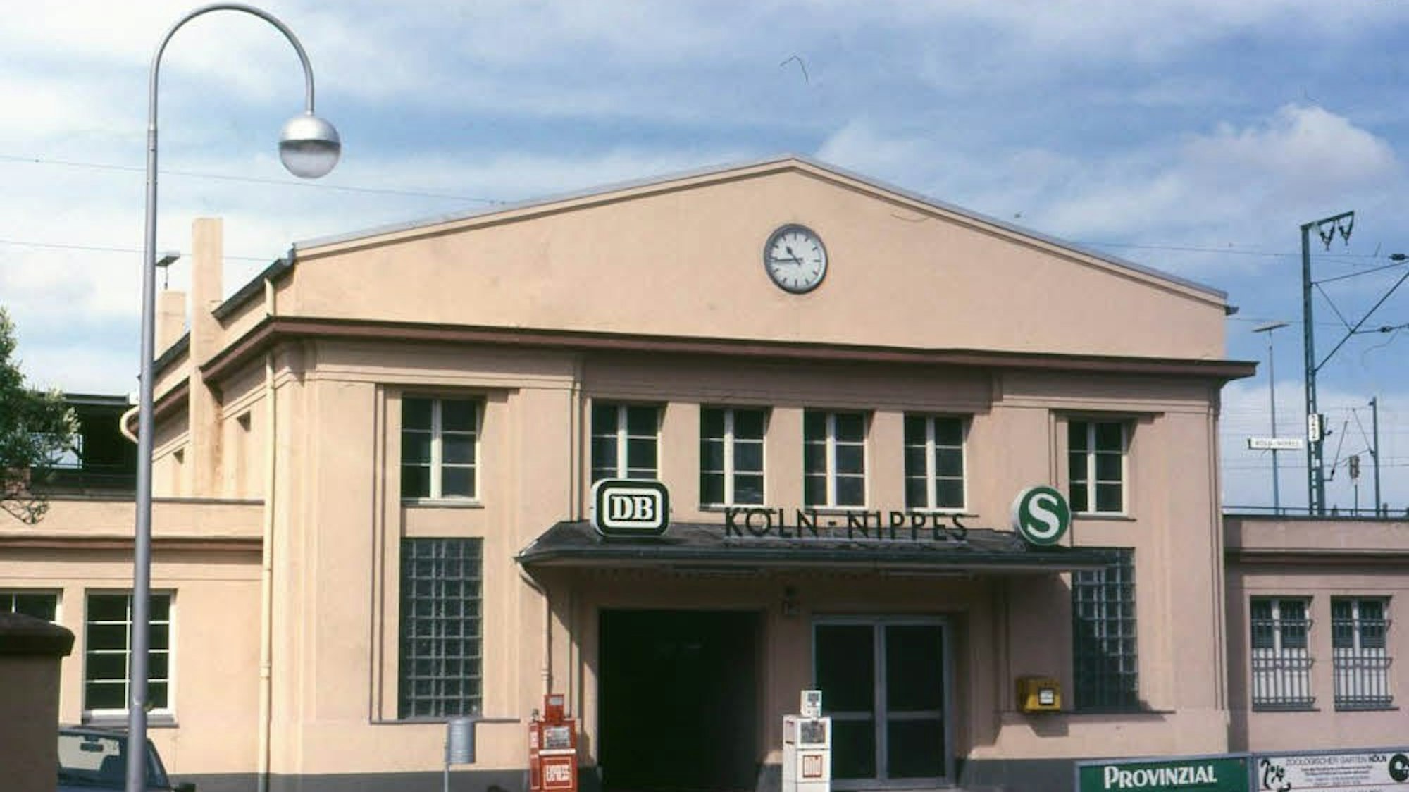 Der alte Nippeser Bahnhof im Mai 1988