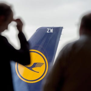 Lufthansa Symbol dpa 060922