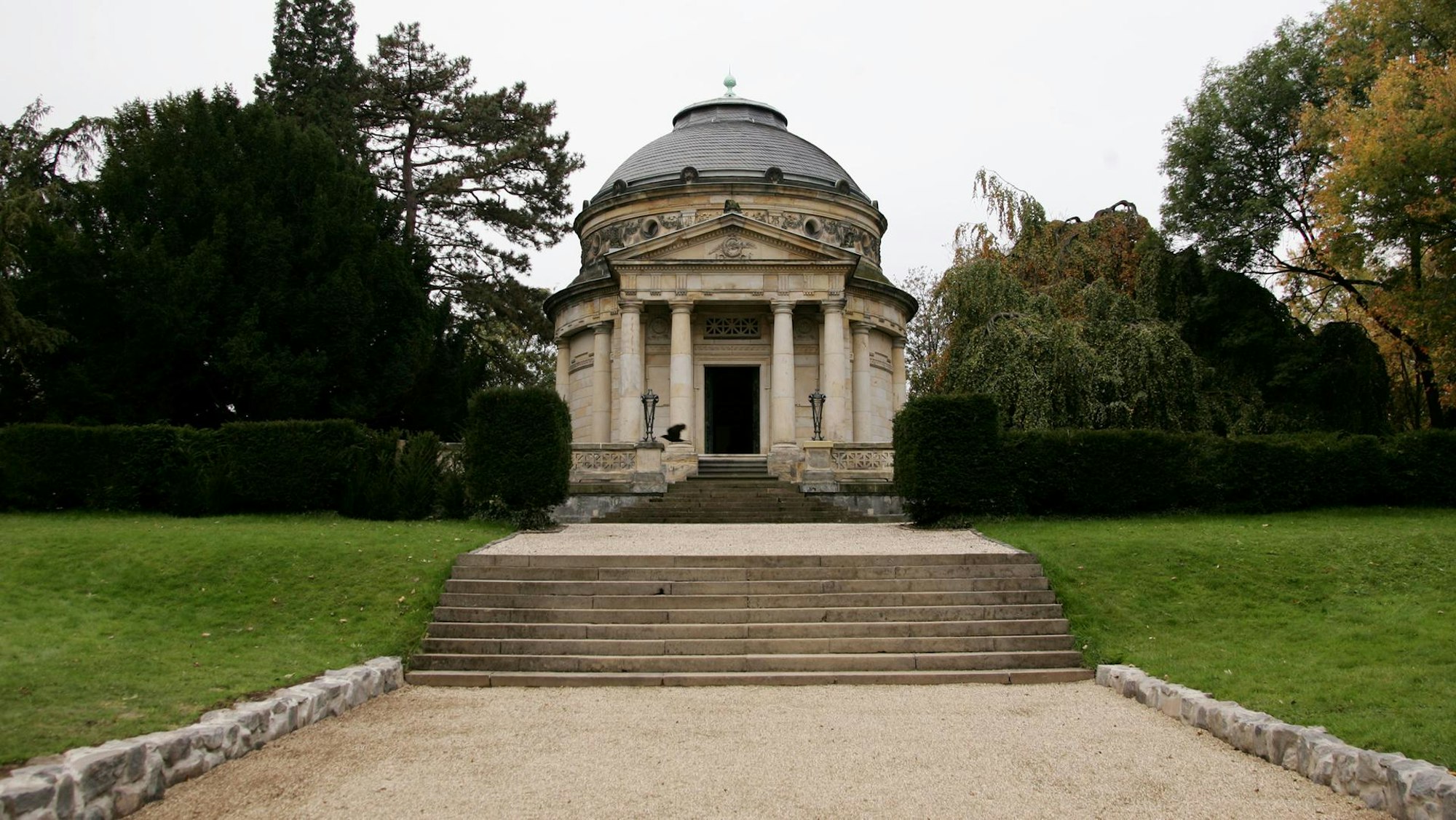Mausoleum von Carstanjan in Bonn