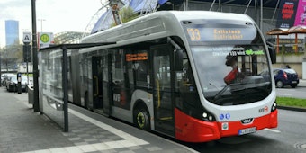 Ein Elektrobus der KVB-Linie 133