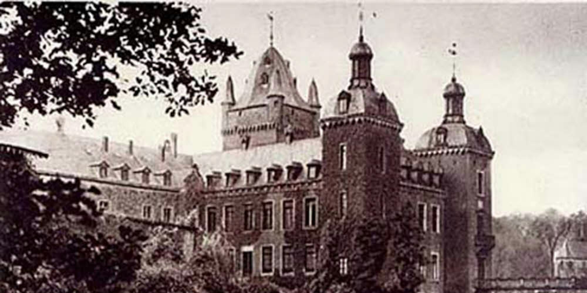 Schloss Harff war das Wahrzeichen des Umsiedlungsortes. Es wurde 1972 gesprengt.