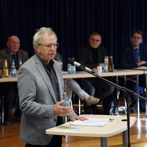 Der frühere Bischof Jochen Bohl gehörte am Samstag zu den Gästen der Herbstsynode in Dieringhausen.