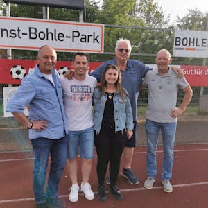Gemeinsam für Borussia Derschlag (v.l.): Leo, Mariano und Laura Geusa sowie Peter Wagner und Steffen Fastenrodt.