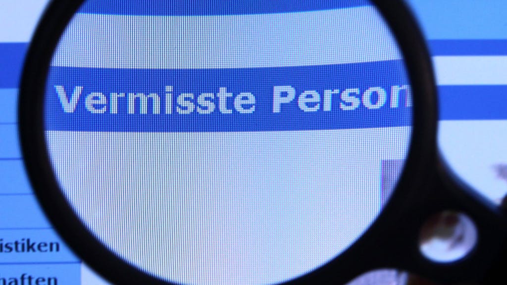 Das Foto zeigt einen Computerbildschirm mit der Aufschrift „Vermisste Person“.
