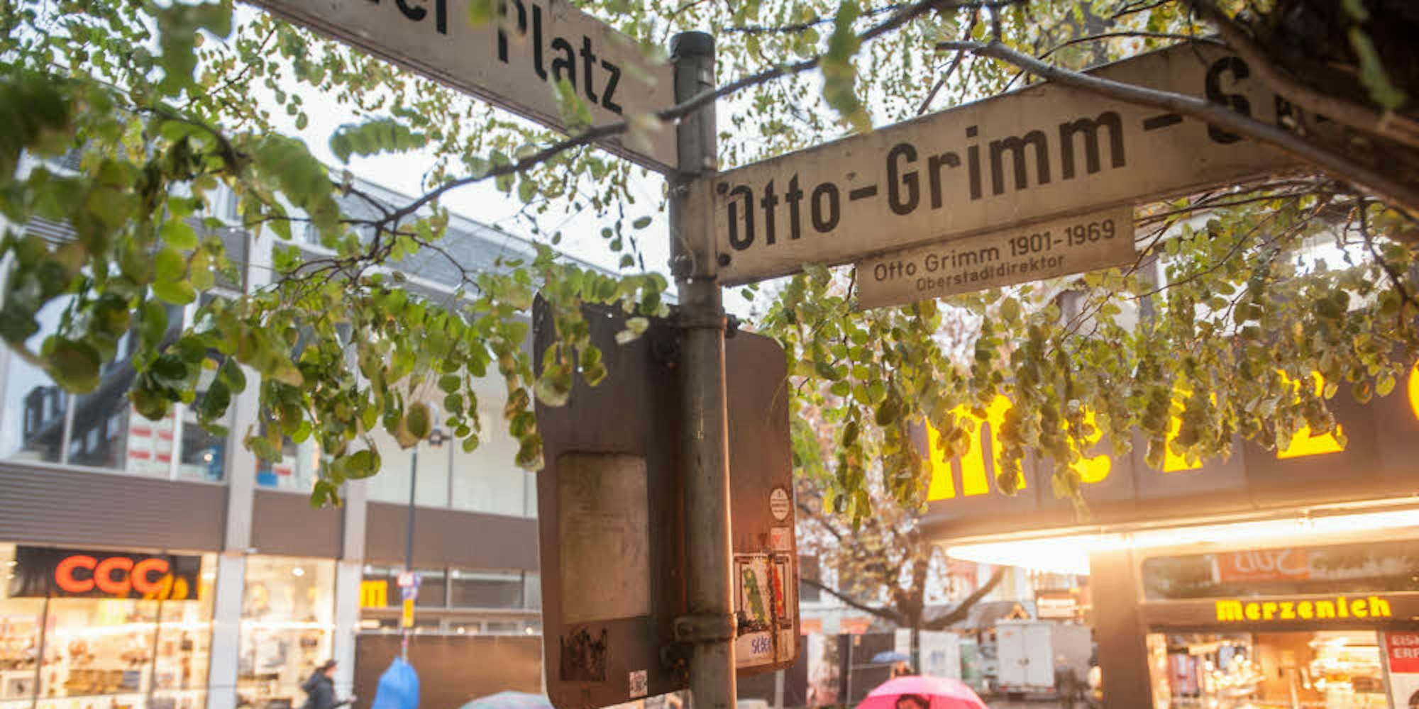 Die Otto-Grimm-Straße in Wiesdorf soll umbenannt werden. Das erfordert ein umfangreiches Anhörungsverfahren.