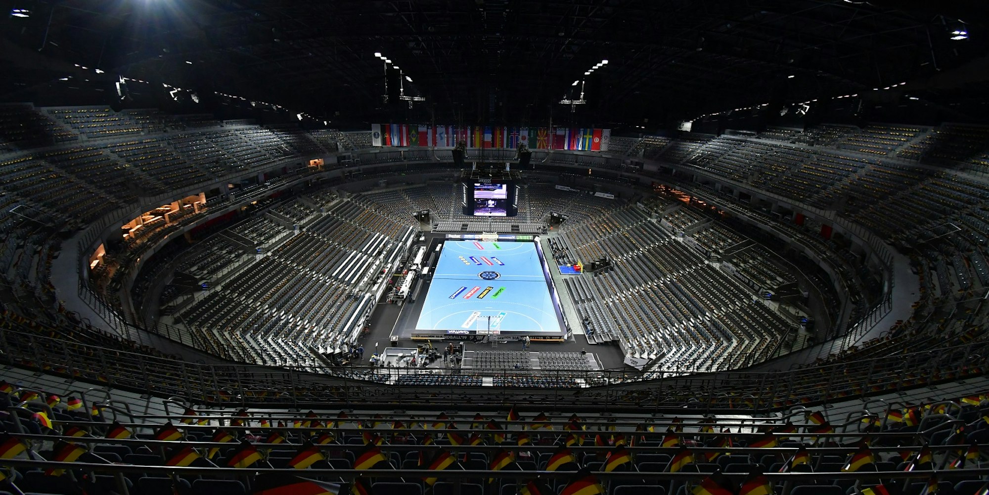 022 Koeln - Arena Overview