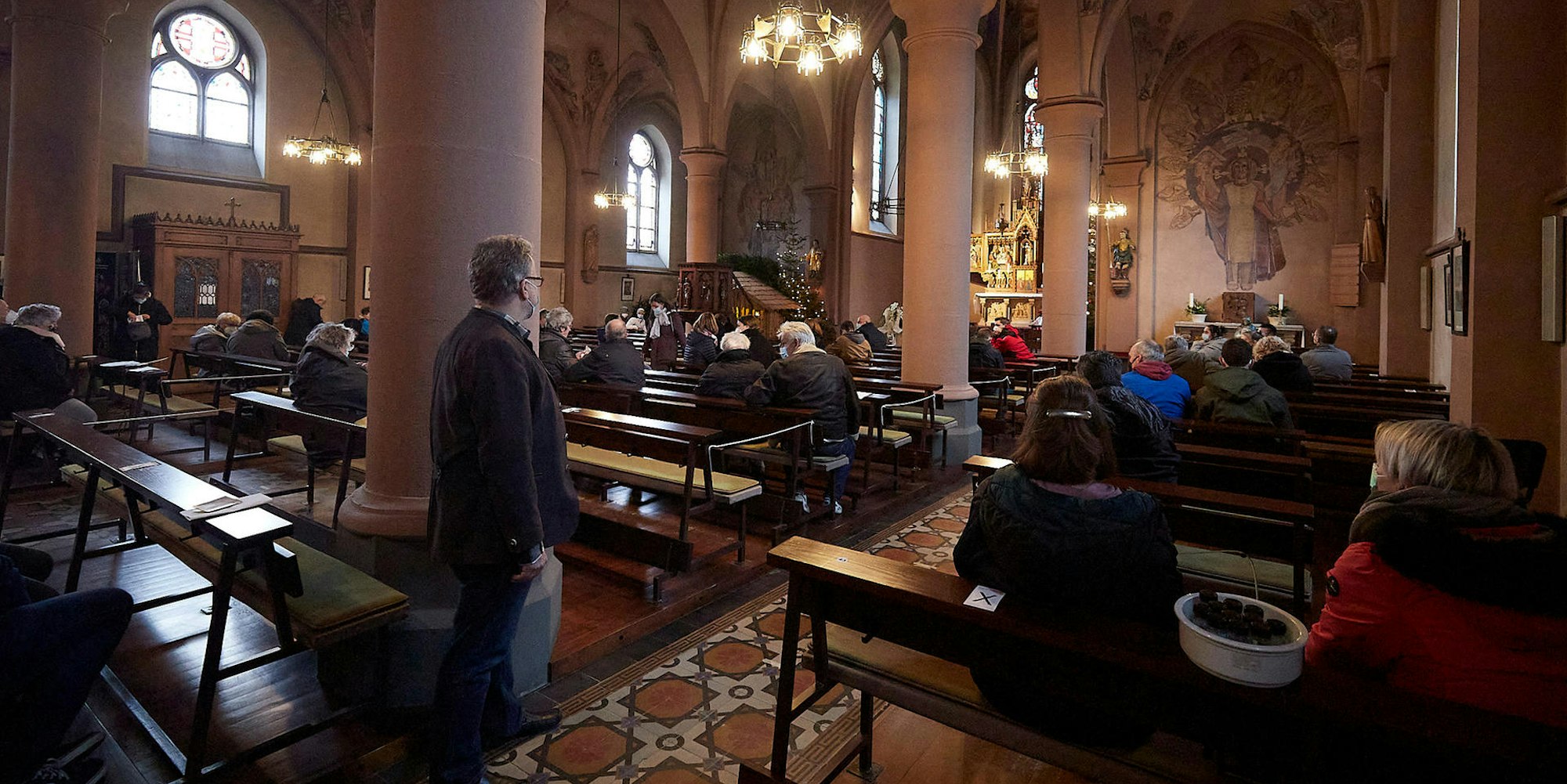 Zum Wartesaal umfunktioniert wurde die St.-Stephanus-Kirche in Sistig für die Impfaktion.