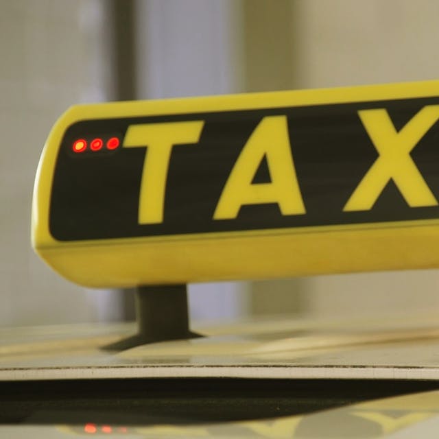Taxischild mit roten LED