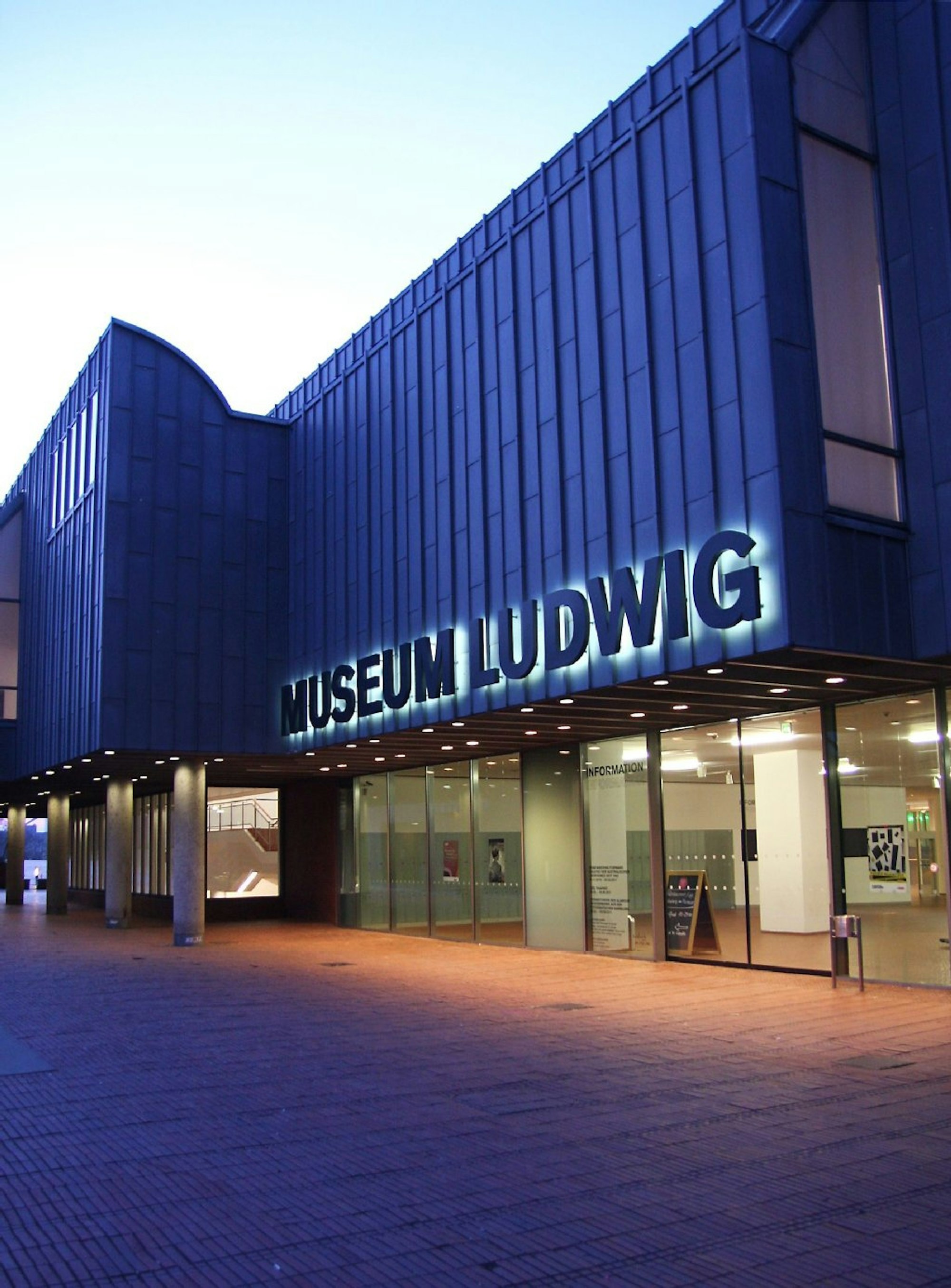 Das Museum Ludwig - nur unweit vom Kölner Dom - präsentiert Kunst des 20. und 21. Jahrhundert.