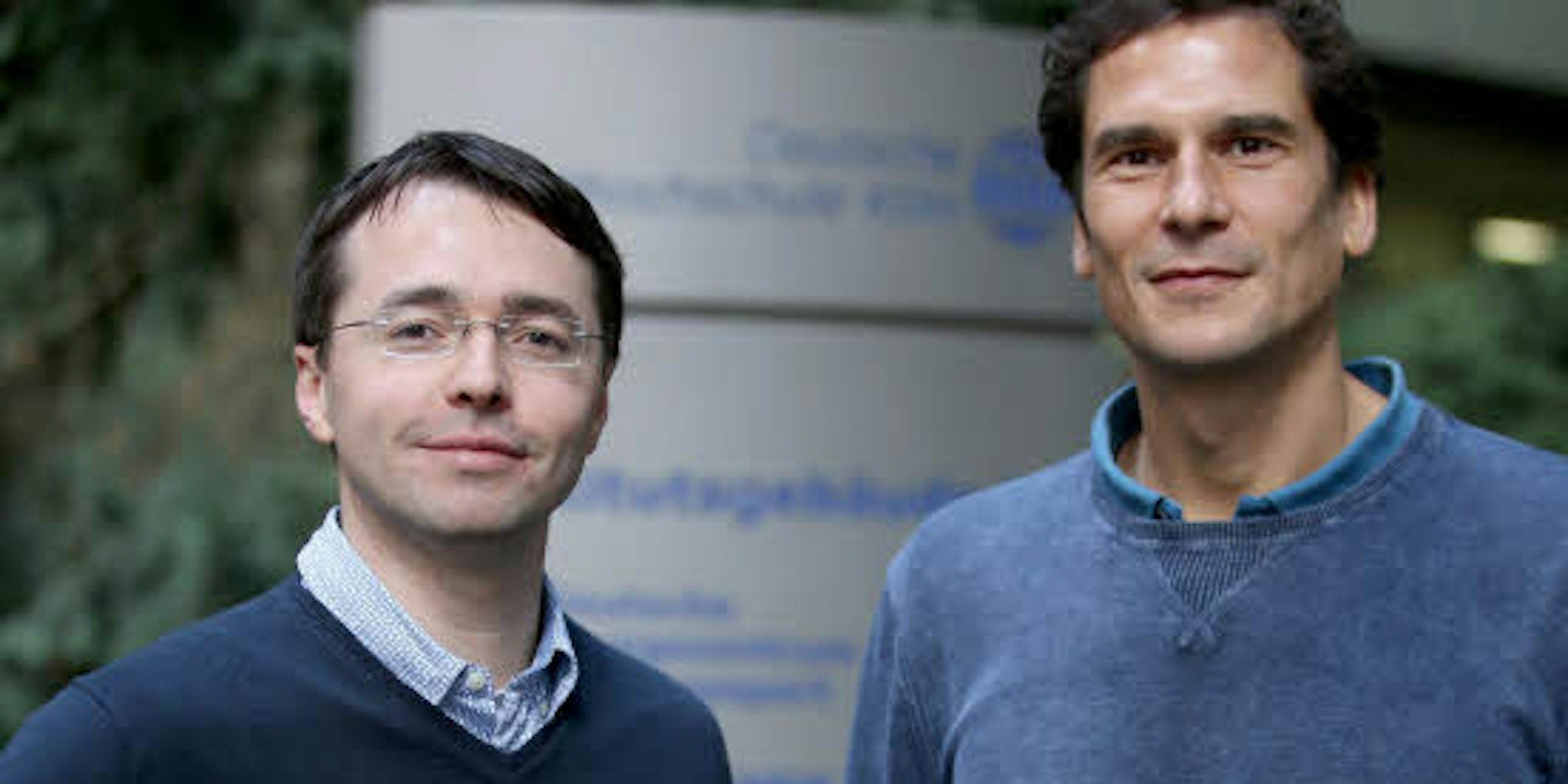 Es geht nichts über gesunde Rivalität: Spoho-Doktorand Johannes Berendt (l.) mit Professor Sebastian Uhrich.